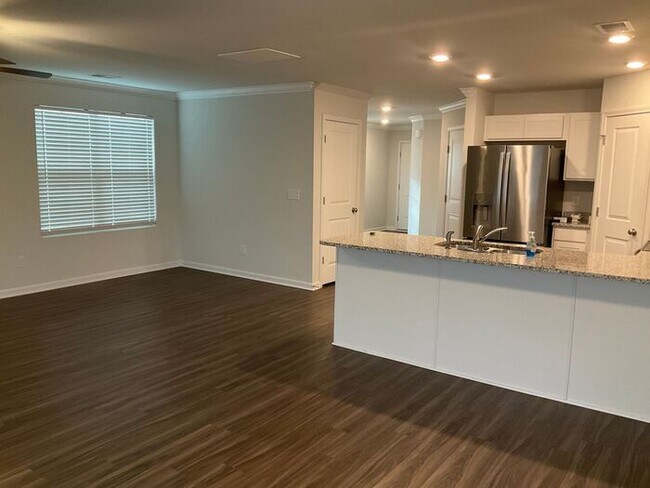 Building Photo - Kings Parish