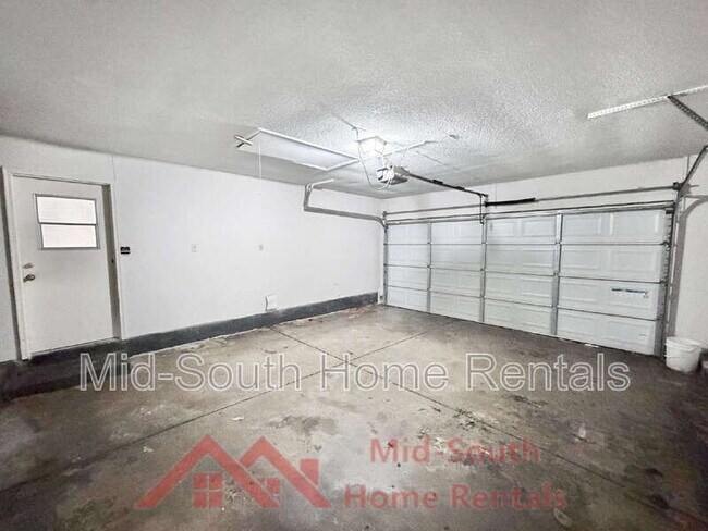Building Photo - 4457 Walden Glen Cv