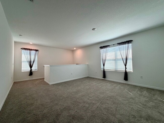 Building Photo - Beautiful 4 bed/3 bath 2 story!