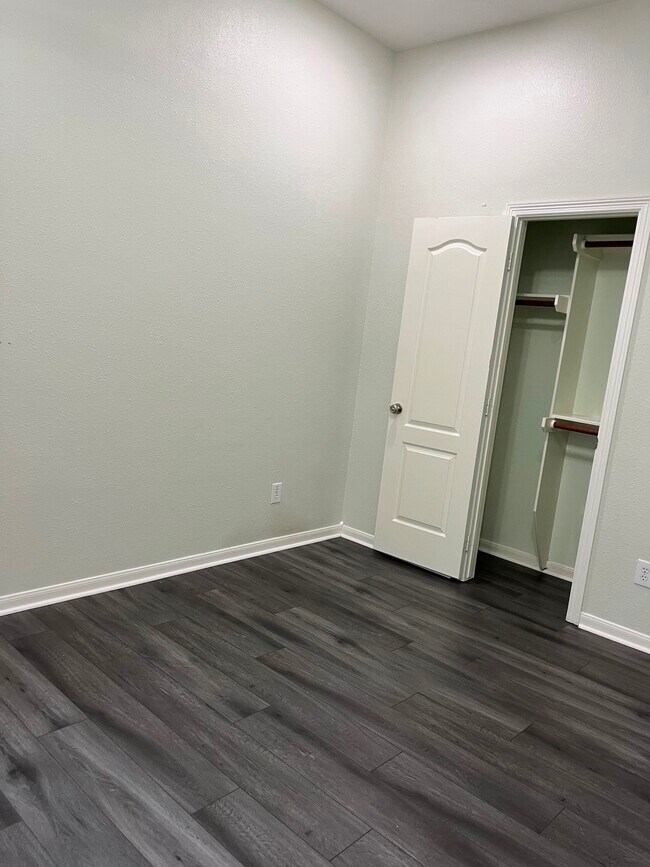 Building Photo - 21806 Silverpeak Ct