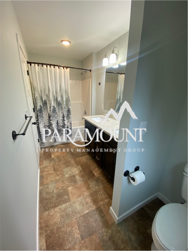 Building Photo - Beautiful 3 Bed/2 Bath Rambler Awaits!