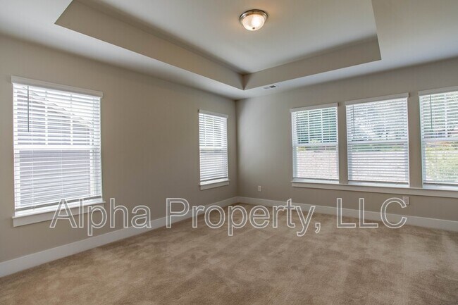Building Photo - 385 Hague Dr