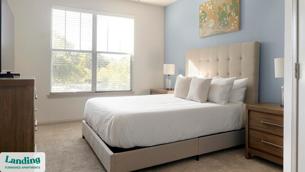 Building Photo - 900 E Six Forks Rd