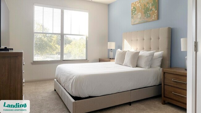 Building Photo - 900 E Six Forks Rd