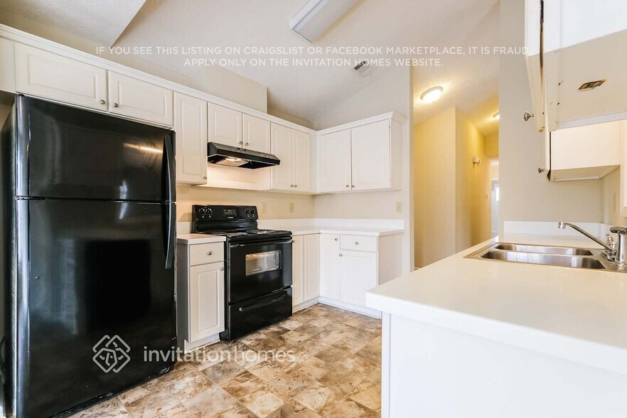 Building Photo - 3350 Summit Pl Dr