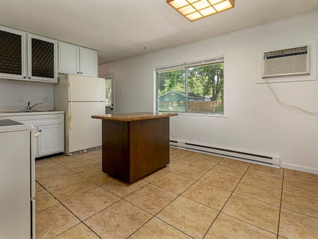 Building Photo - Nice Ranch Style Home