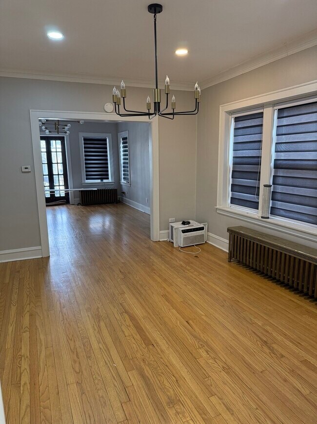 Building Photo - 2230 N Mulligan Ave