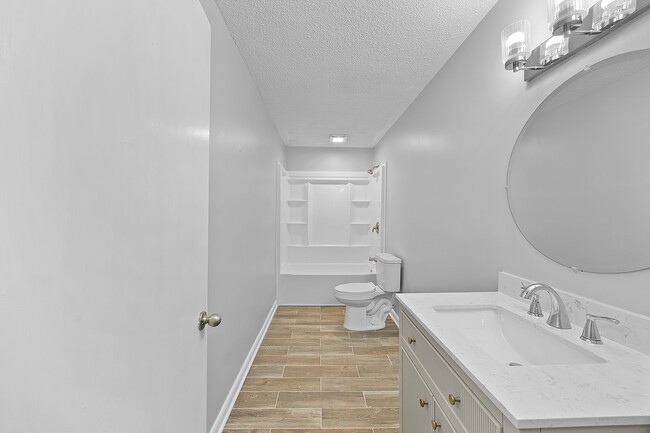 Building Photo - 69 Ridgeview Dr