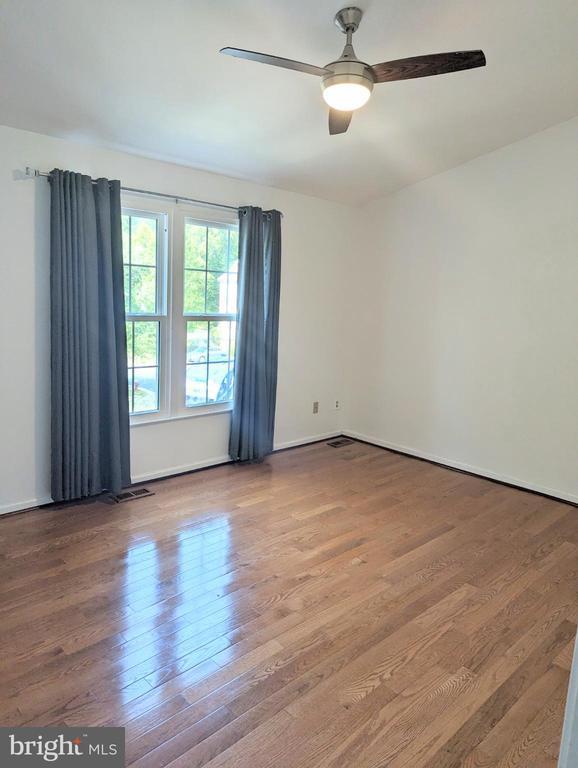 Building Photo - 46582 Broadspear Terrace