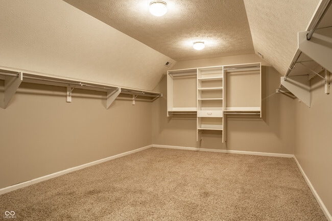 Building Photo - 8102 Fairway Dr