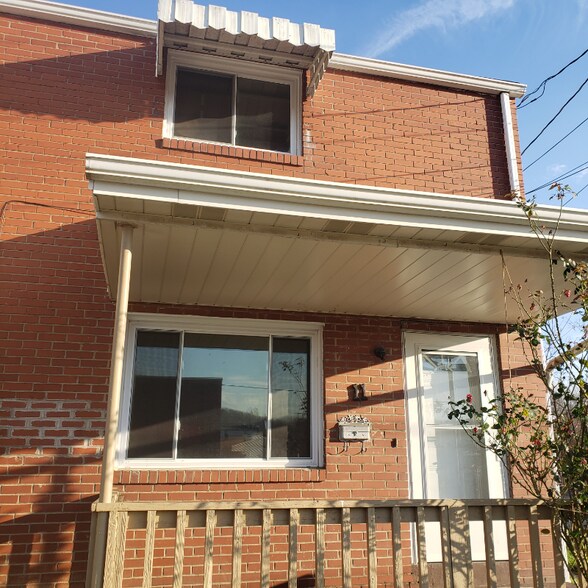 Building Photo - 11 W McNutt St