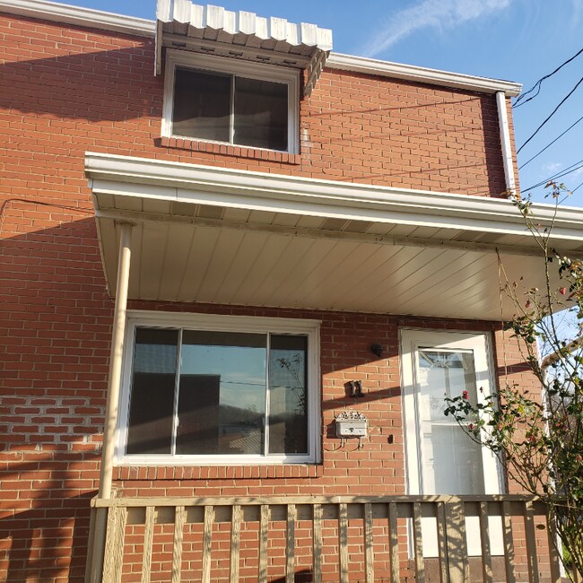 Building Photo - 11 W McNutt St