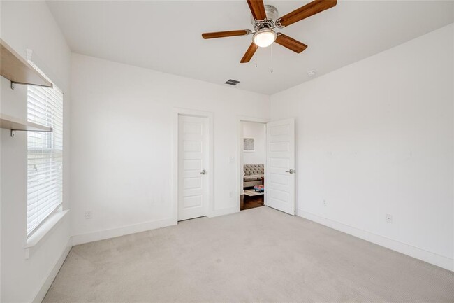 Building Photo - 2921 Prado St