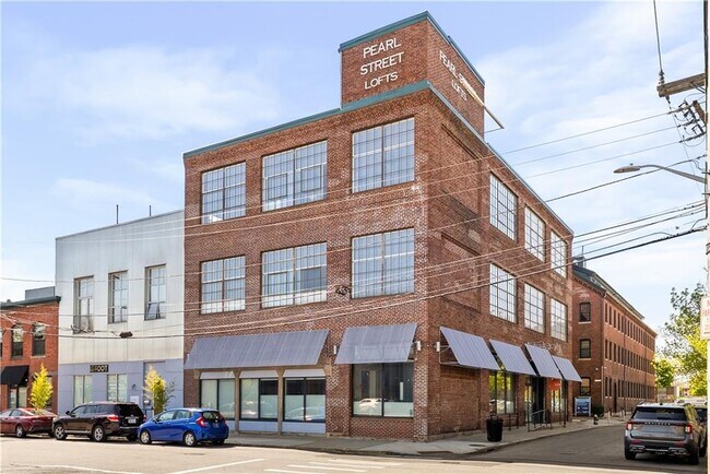 Building Photo - 300 Pearl St