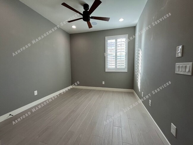 Building Photo - BEAUTIFUL 3 BEDROOM 2 BATHROOM HOME IN PEORIA