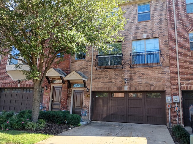 Building Photo - 1347 Chase Ln