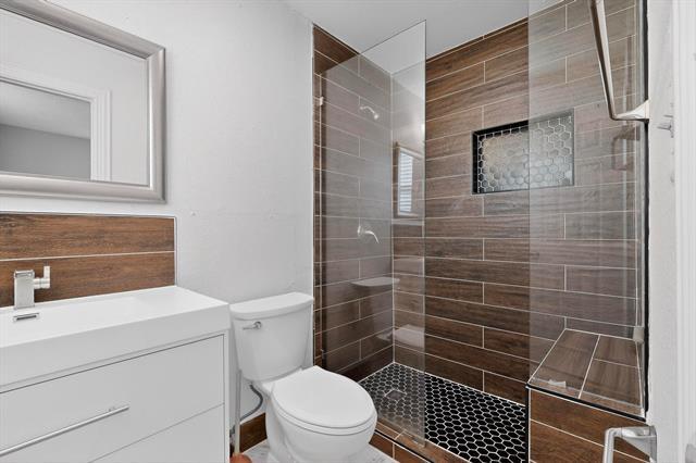 Building Photo - 104 Maxwell Rd