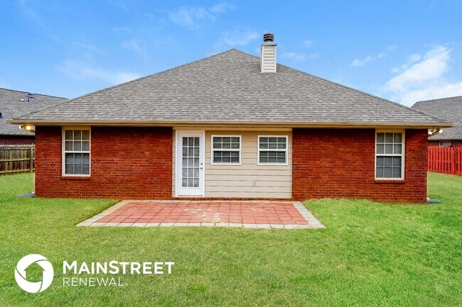 Building Photo - 2084 Edgewood Dr
