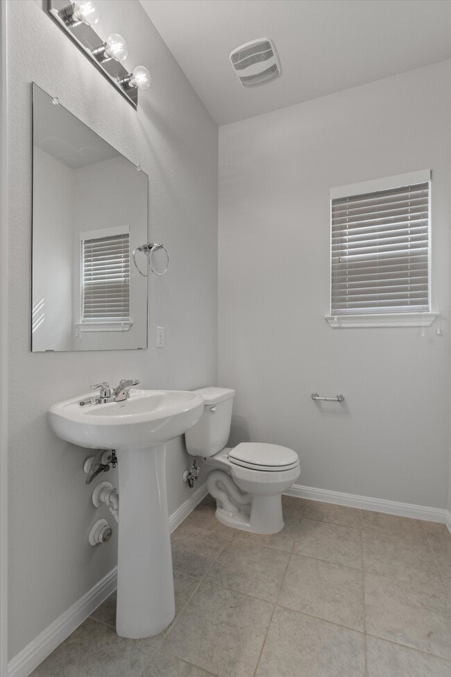 Building Photo - 466 Spinnaker Loop