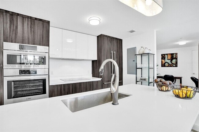 Building Photo - 488 NE 18th St