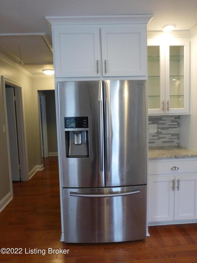 Building Photo - 701 Rudy Ln