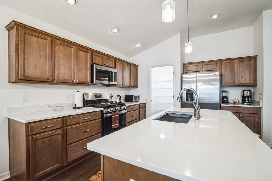 Building Photo - 7007 Minchew Cir