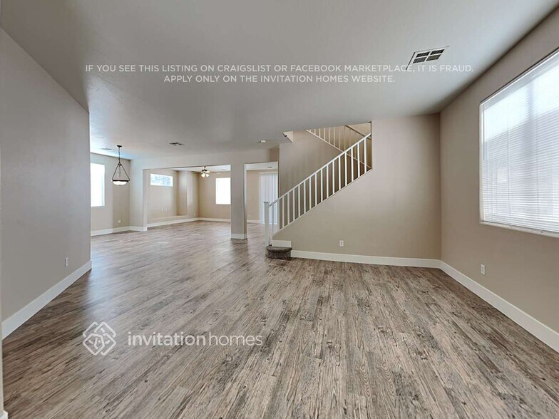 Building Photo - 6653 Maple Mesa St