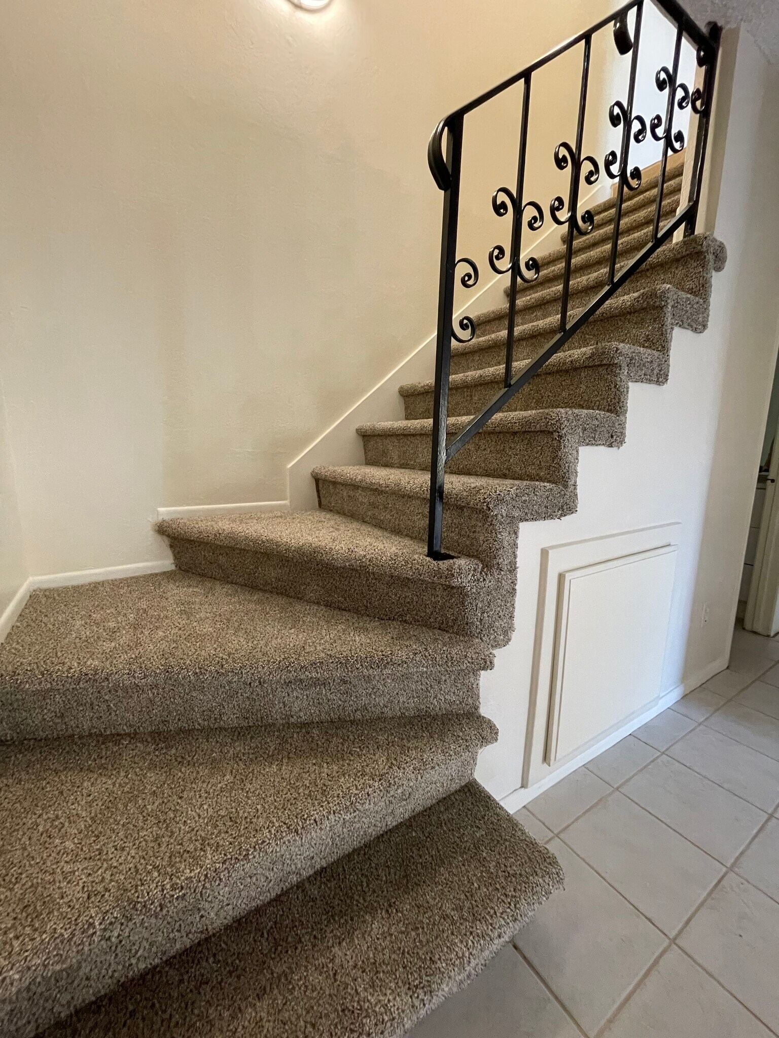 Building Photo - 918 S Mountain Ave