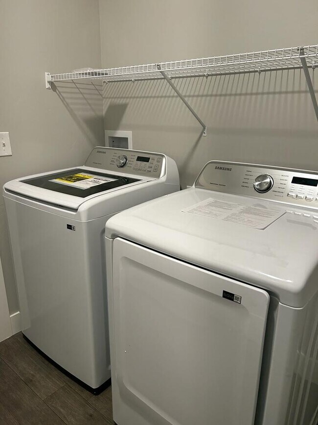 Building Photo - 938 W Coral Charm Way