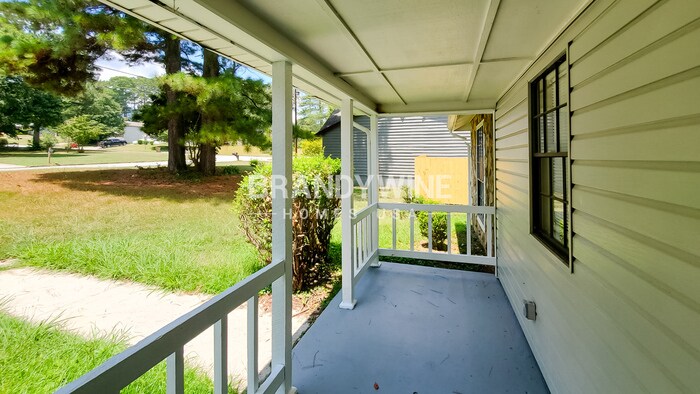 Building Photo - 281 Independence Dr