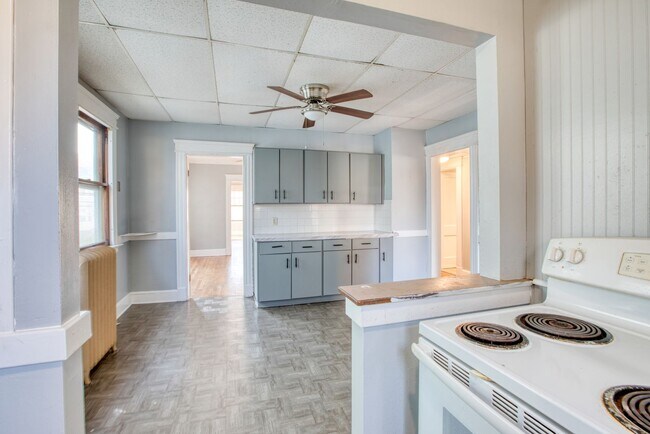 Building Photo - 226 Ledgeside Ave