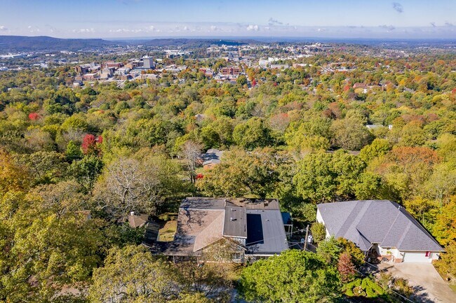 Building Photo - WHAT A VIEW!!! FULLY FURNISHED 5 BEDROOM & 4 BATH ON TOP OF MOUNT SEQUOYAH!!!
