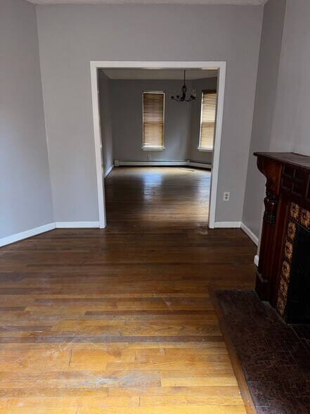 Building Photo - 44 Ashley St