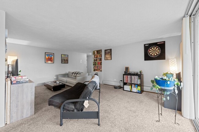 Building Photo - Gorgeous apartment in Cheesman Park!