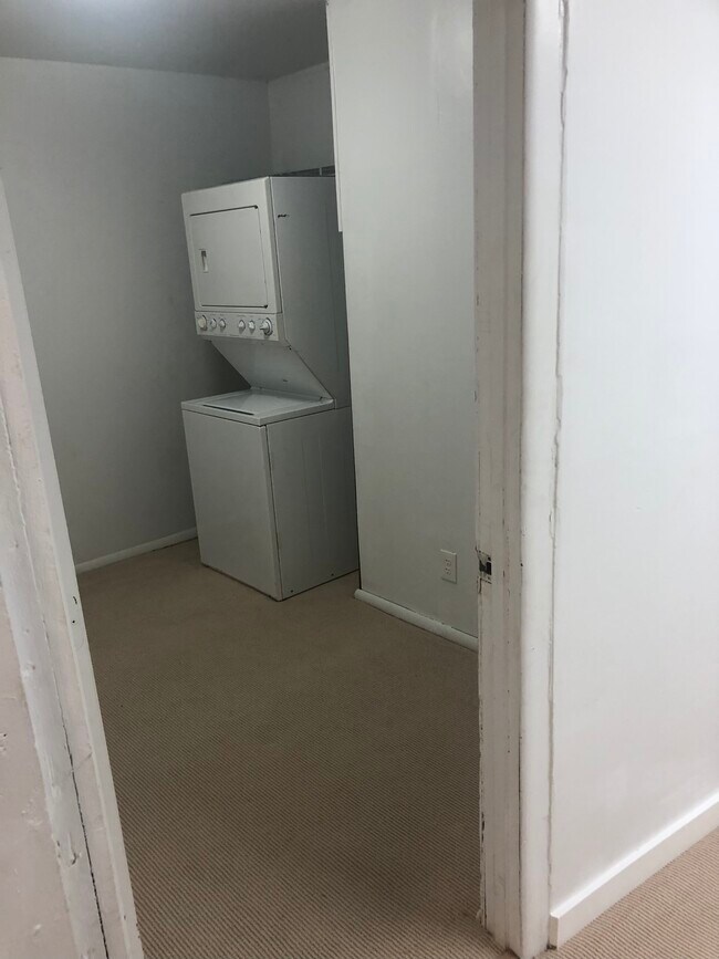 Building Photo - 310 S Jefferson St