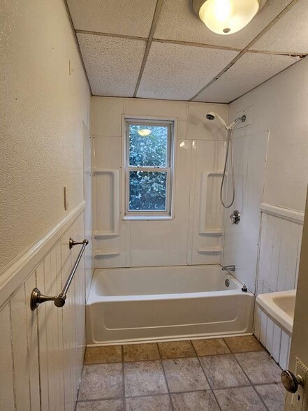 Building Photo - 20 Kosta St