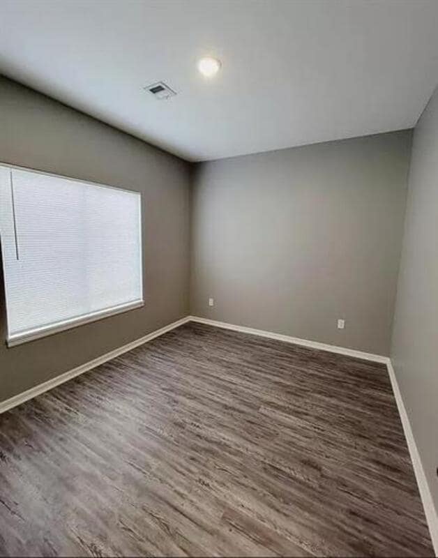 Building Photo - 5308 N Cypress Dr