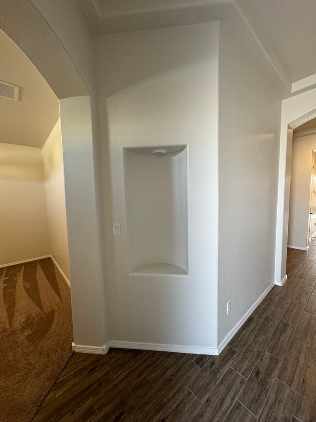 Building Photo - 5208 Bullseye Rd NE