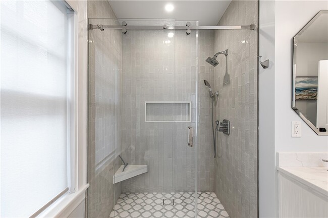 Building Photo - 21 Bedlow Ave