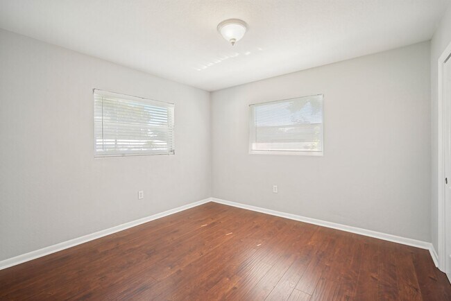 Building Photo - Beautifully Updated Clearwater Home with M...
