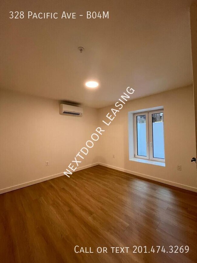 Building Photo - 328 Pacific Ave