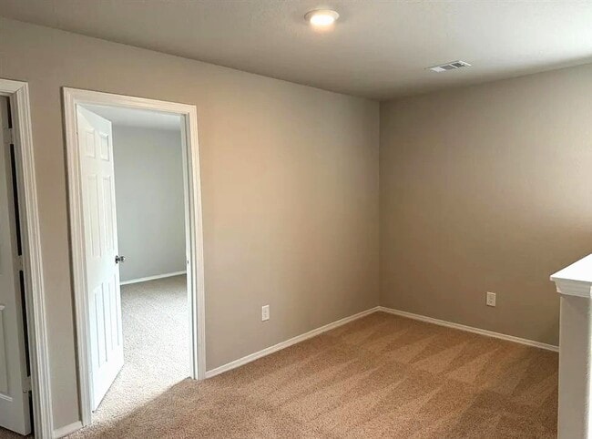 Building Photo - 707 Long Cedar Dr