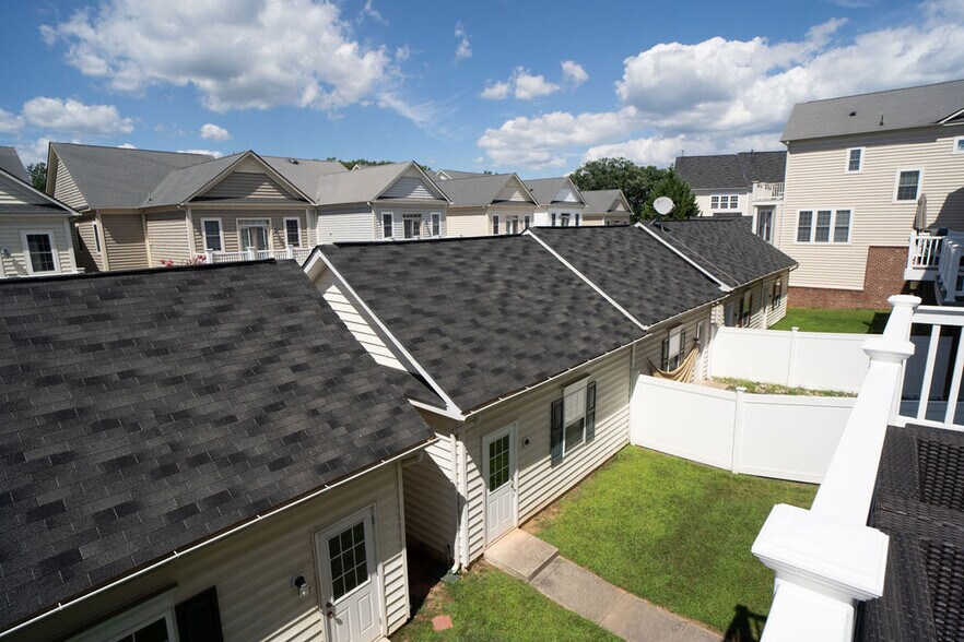 Deckl view - 604 Kingfisher Ave