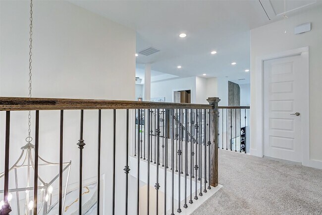 Building Photo - 705 Serenity View Ln