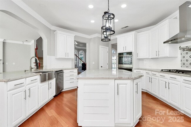 Building Photo - 9607 Royal Colony Dr