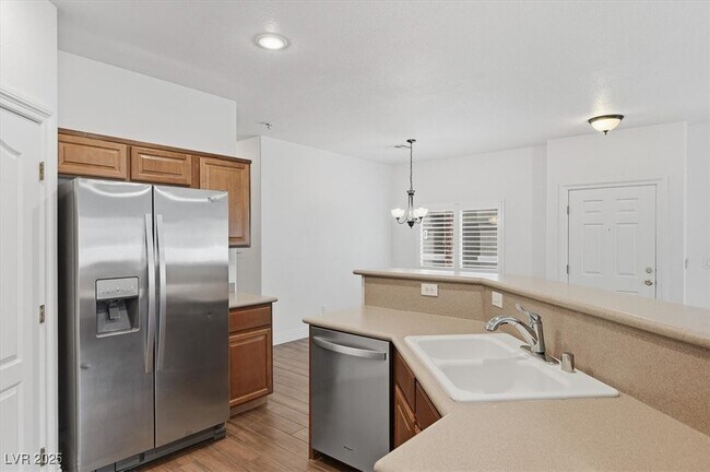 Building Photo - 3313 Speckle Summer Pl