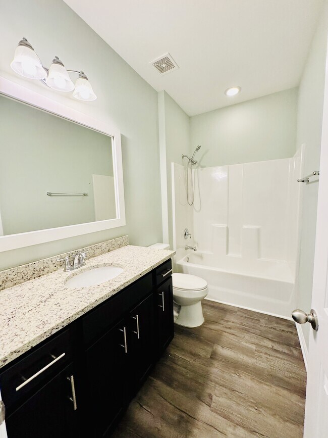 Building Photo - 464 Honeyhill Lp