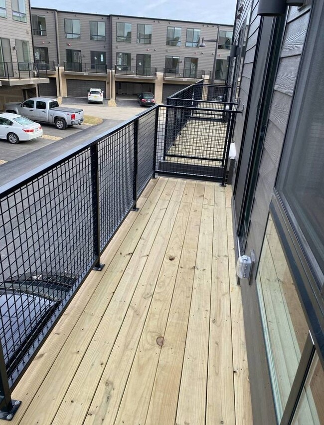Building Photo - 1300 Catalina Ct.