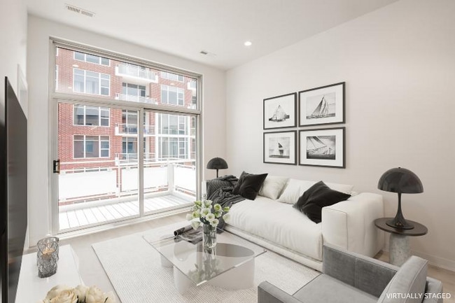 Building Photo - 939 W Madison St