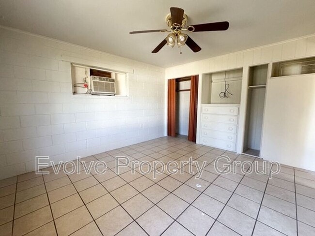 Building Photo - 710 N Grove St